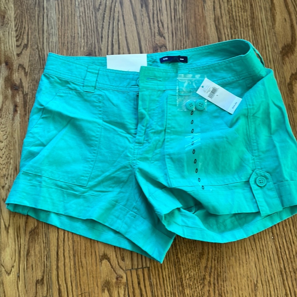 Womens gap shorts size 0 NWT 3”